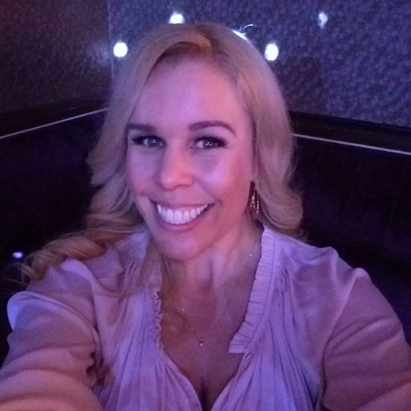 Meet your Posher, Kristen - Picture 2 of 3